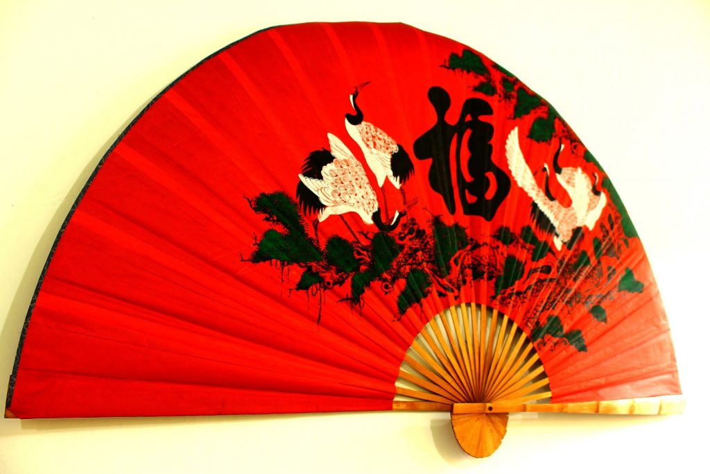 What to buy in Japan how about Japanese folding fan.