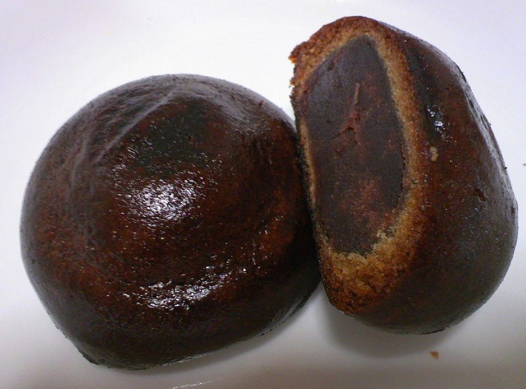 Manju is number 4 in 10 Japanese desserts you must try