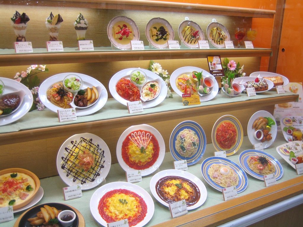 My 12 Favorite Japanese Experiences Making own plastic foods. A restaurant displaying plastic foods. 